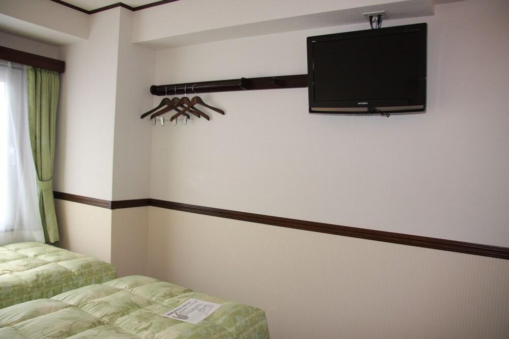 Toyoko Inn Osaka Itami Airport Toyonaka Εξωτερικό φωτογραφία