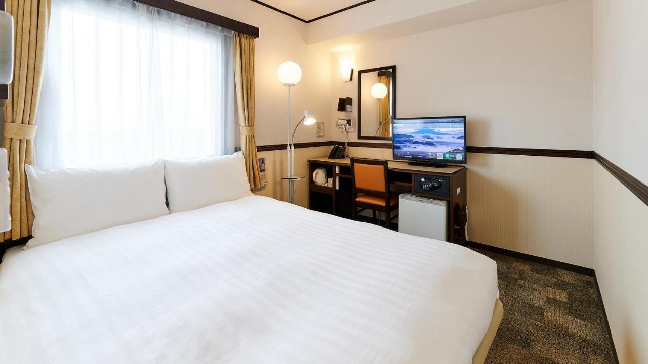 Toyoko Inn Osaka Itami Airport Toyonaka Εξωτερικό φωτογραφία