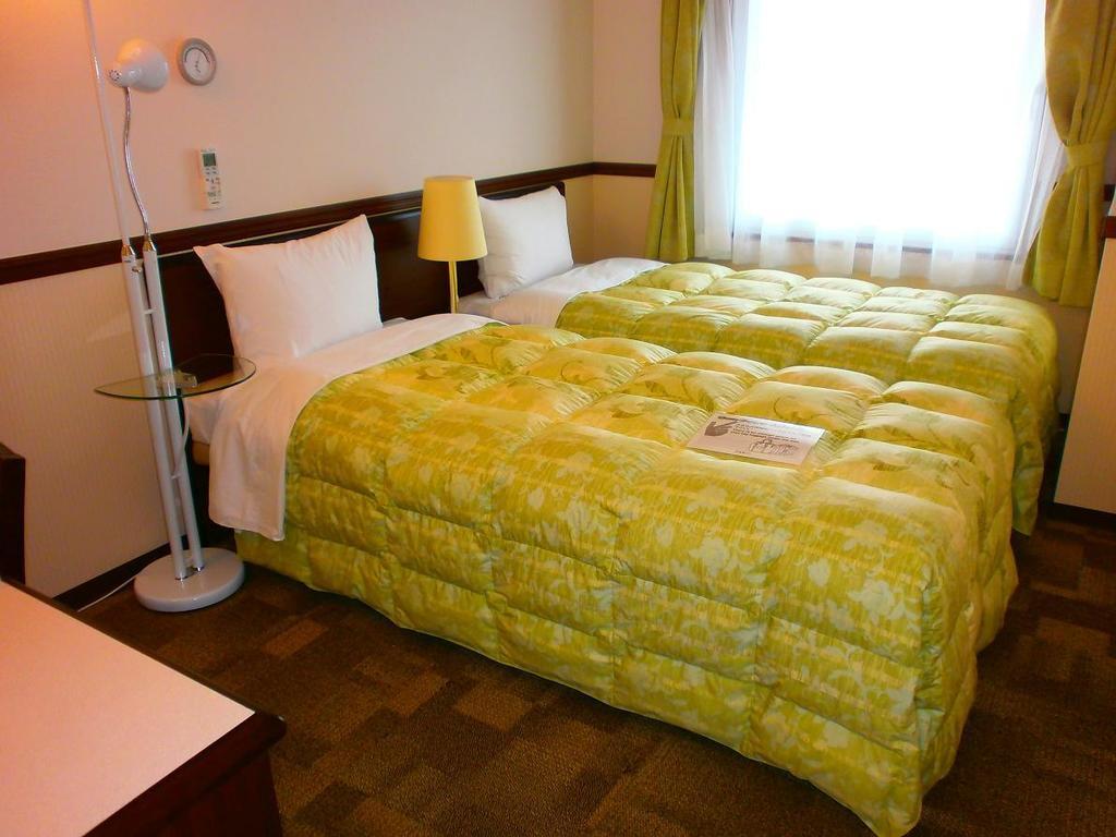 Toyoko Inn Osaka Itami Airport Toyonaka Εξωτερικό φωτογραφία